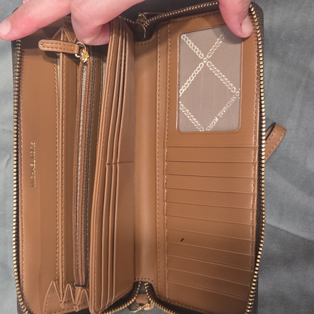 Michael Kors Large Continental Wallet Wristlet MK Brown - Picture 2 of 4